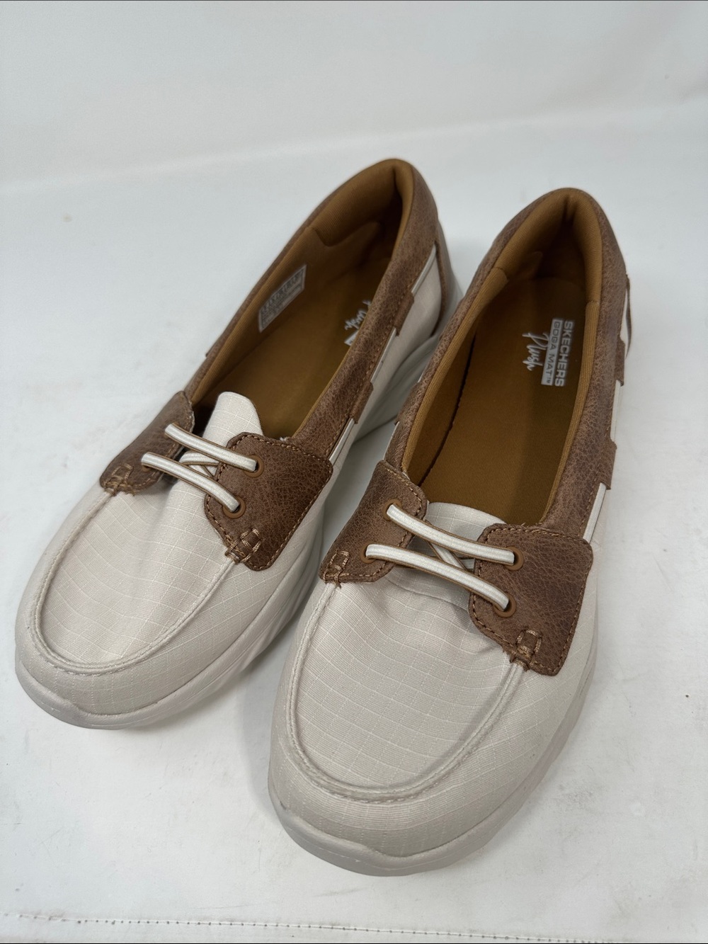 Sketchers boat shoes Size 8